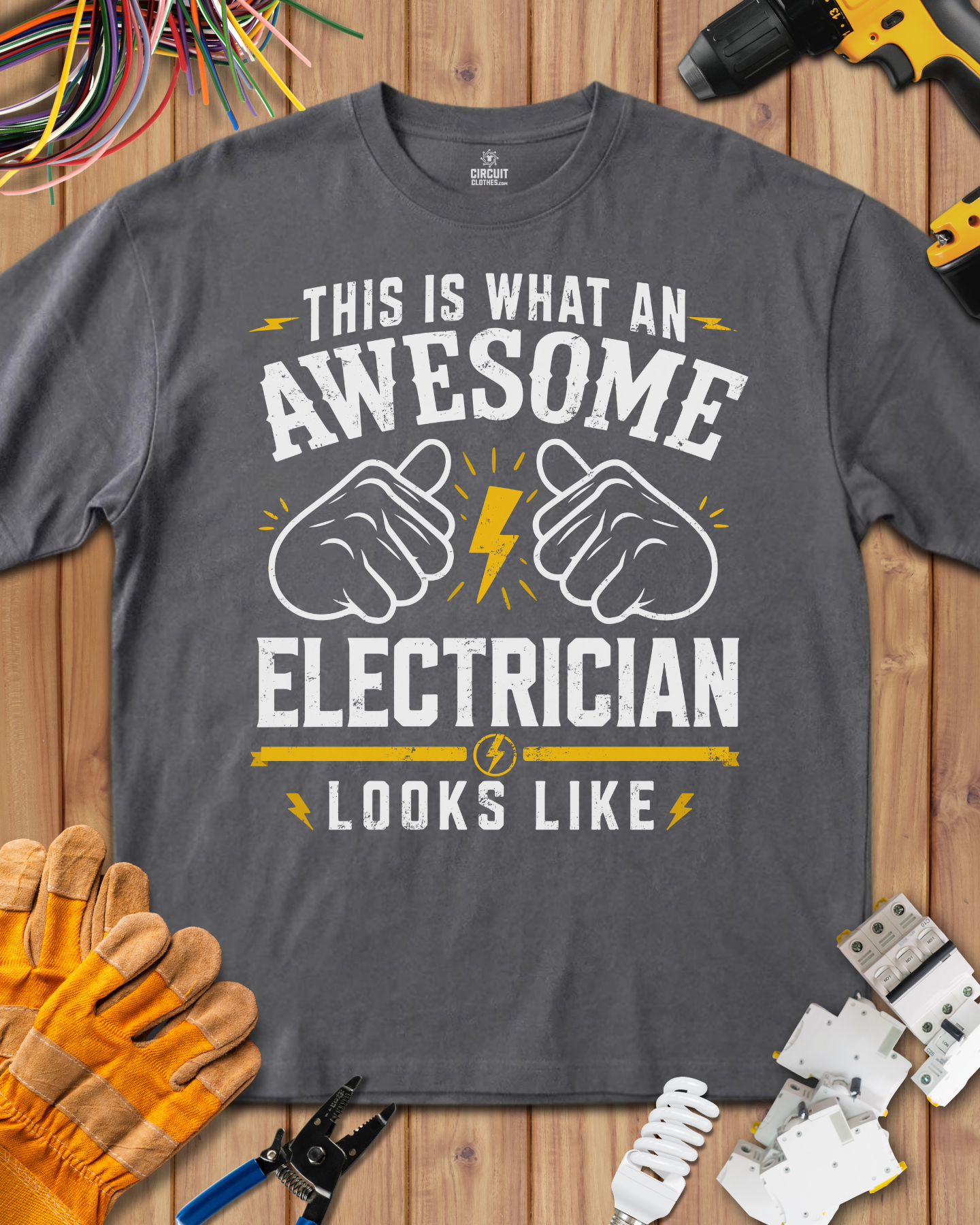 This is What an Awesome Electrician looks like T-shirt